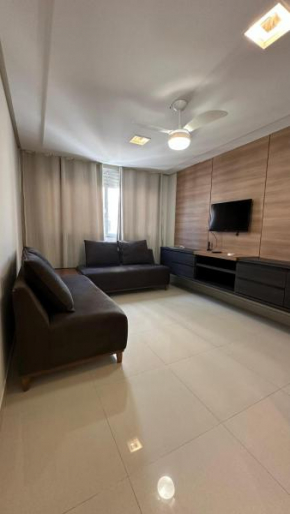 PERFEITO!!! Apartamento de 3 quartos com ar-condicionado a 30 metros da Praia do Morro